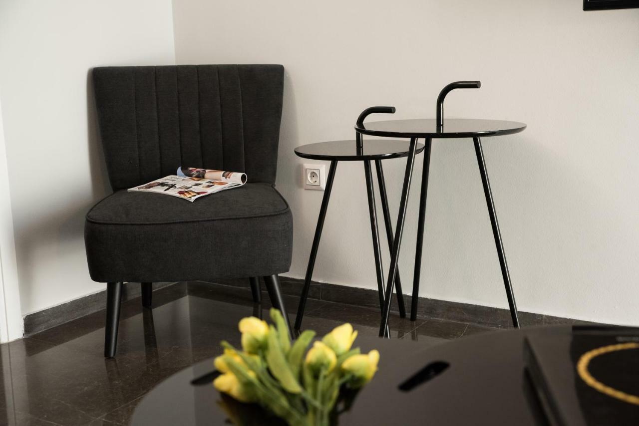 At.Thea Athens Boutique Apartments Bagian luar foto
