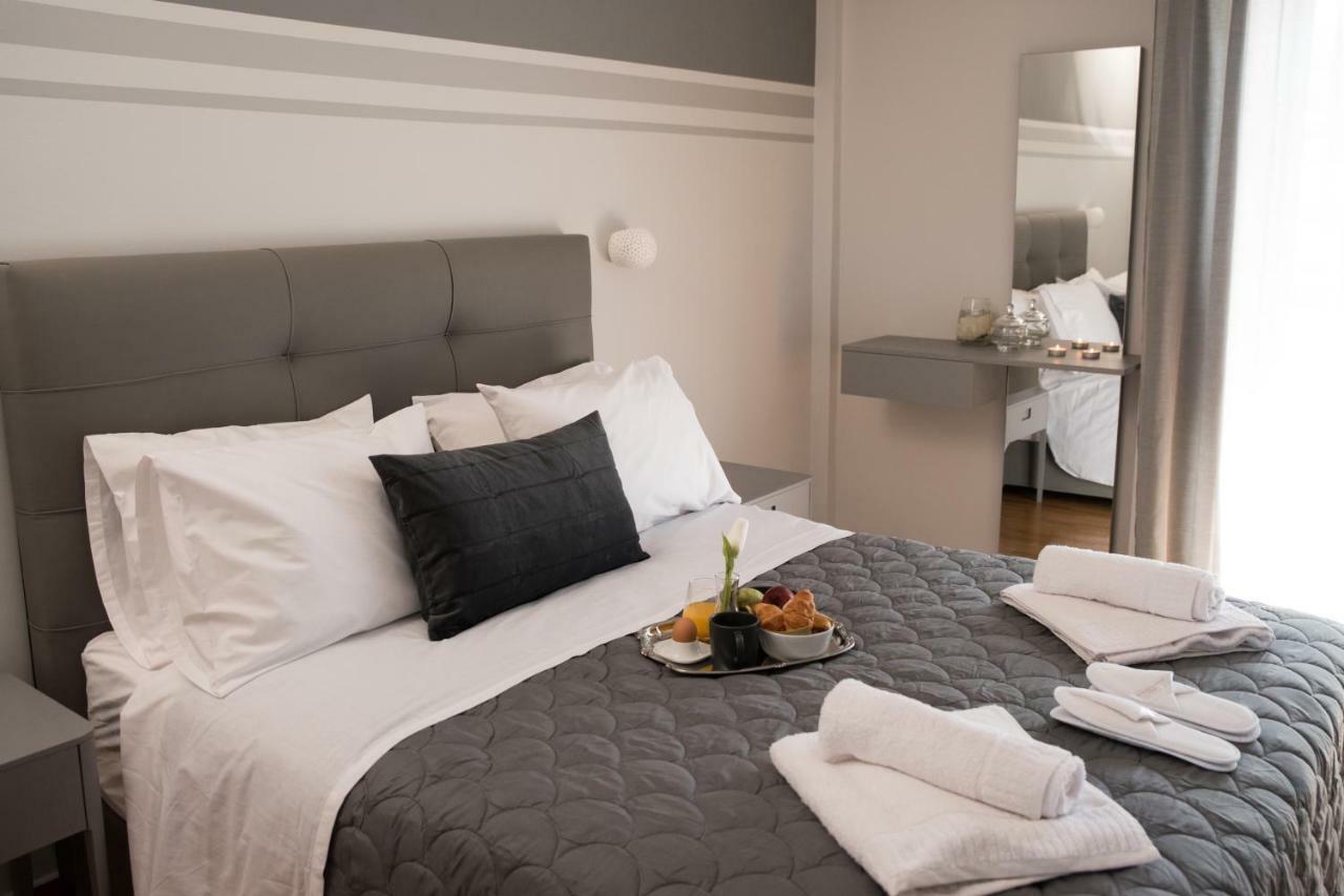 At.Thea Athens Boutique Apartments Bagian luar foto